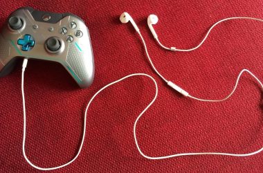 Can I Use iPhone Headphones On Xbox One?